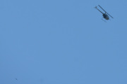 Morten 15 juli 2021 - Helikopter over Høyenhall, han flyr forbi, nå er den nede til venstre