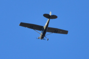 Morten 18 oktober 2020 - Veteranfly over Høyenhall, her ble jeg veldig usikker. Kan det være et Piper Cub som blir kalt "Grasshopper"?