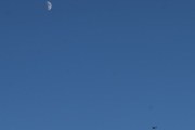 Morten 2 februar 2020 - Et fly og månen over Høyenhall