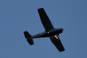 Morten 2 juni 2020 - LN-BDL over Høyenhall, det er et Cessna 172P, men hvor kommer det ifra?