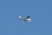 Morten 20 april 2020 - Småfly over Høyenhall, det er LN-EDB som er et Cessna 182S som var det eneste vi så i dag