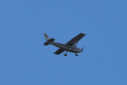 Morten 3 mai 2020 - LN-EDB over Høyenhall, det er et Cessna 182S
