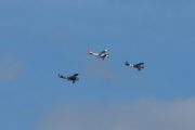 Morten 1 juni 2021 - Fire veteranfly over Høyenhall, den bakerste er en de Havilland DH.82 Tiger Moth og den fremste er Piper Cub LN-MAV og den i midten må være DH 60M Moth LN-KFM