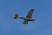 Morten 12 juni 2021 - LN-NRO over Høyenhall, den kjenner jeg godt. Det er Nedre Romerike Flyklubb som kommer med sitt Cessna Aircraft 172S Skyhawk
