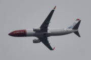 Morten 25 august 2021 - LN-ENQ over Høyenhall, det er Norwegian Air Shuttle AOC som kommer med sin Boeing 737-8JP fra 2017 og heter Aleksis Kivi
