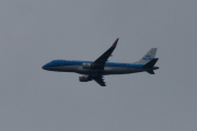 Morten 28 august 2021 - KLM over Høyenhall, men piloten er god og legger seg i posisjon