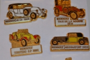 Renault, old cars 8 metal pin