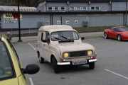 Nei her kommer det en til, det er en Renault 4 med betegnelsen F4 og er fra 1988
