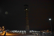 Her ser vi flytårnet på Gardermoen, vi er på plass i god tid