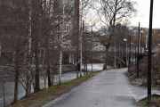 Vi rusler oppover elven langs Vaterland skatepark