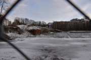 Men tilbake til tomta, den som leter den finner. Dette er den gamle Lilleborg tomta som nå har adresse Treschows gate 16 som nå skal bli en skole. Noen ganger går ting den rette veien