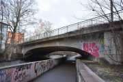 Vøyenbrua knytter sammen Marcus Thranes gate og Griffenfeldts gate og er fra 1950