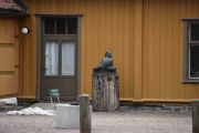Så zoomer vi oss over til hovedgården og for øye på kunnskapsugla
