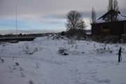 Oldemors hage kledd i vinterplagg