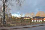 Arnstein Arnebergs vei 2 så er det ingen hus, men kanskje jeg finner ut noe senere. Arnstein Arnebergs vei fikk navnet sitt i 1998 som tidligere var en del av Jonsrudveien, så kanskje dette var Jonsrudplassen i gamle dager