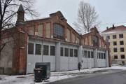 Gardeveien 15 er Majorstua vognhall nr. 5 som er et Sporveisanlegg fra 1912-13 og arkitekt var Paul Armin Due. Jeg står i Harald Hårfagres gate og tar bilde i november 2019