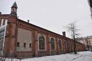 Gardeveien 15. Sporveismuseet Vognhall 5 er ganske stor, hallen var Nord-Europas største med sine 2.074 kvadratmeter, 572 meter med spor og plass til opptil 75 vogner