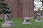 Nobels gate 32 - Vigelandmuseet. Gustav Vigeland levde fra 1869 til 1943 og her arbeidet og levde han frem til sin død. I tredje etasje er Vigelands leilighet bevart med sitt opprinnelige interiør og her bodde han fra 1924 til 1943