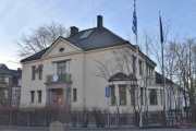 Nobels gate 45 er fra 1916 og arkitekt var Kristen Rivertz, oppført for skipsreder Hjelm Waage, og er i dag Hellas