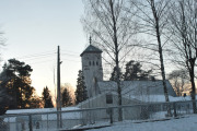 Risbakken 1 Ris kirke. Men det ser ut som dette er Ris menighetshus som ble oppført i 1955 og utvidet 1987. Arkitekten første gang var Einar Dahle, jeg vet ikke andre gang