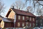 Dannevigsveien 12 og vi ser litt av nummer 16 til høyre i bilde. Veien fikk navnet sitt i 1879 etter løkkeeiendommen Dannevig, som lå der Sagene kirke er nå