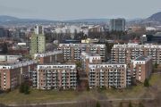 Etterstadkroken går fra Etterstadsletta til Brynsengfaret, fra nummer 5 til 7 ligger det åtte boligblokker med til sammen 360 leiligheter som er bygd i 2001-2002. I nr. 9 sto de prisbelønte produksjonslokalene til Norsk Elektrisk Kabelfabrik fra 1954 og som ble revet i 2006, lurer på hva som er der nå