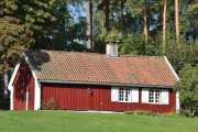 Peter Aas' vei 17 Nordre Skøyen hovedgård. Her har vi drengstua fra rundt 1700 tallet bygd i sveitserstil