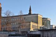Arne Garborgs plass 4 ligger det gamle Deichman Hovedbiblioteket, som ble oppført fra 1924-33