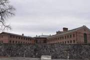 Grønland Oslo fengsel. Fengselsbygningen består av en sentralhall og fem fløyer, men det er vanskelig og vise alle i et bilde. Det er like gammelt, men det er foretatt mange endringer senere