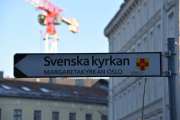 Hammersborg Torg 8. Så litt historie. Den Svenska Kyrkan var hovedkvarter for svenskehjelpen under store deler av andre verdenskrig, fra 1942 til 45. Her fikk 5000 barn og unge suppe hver dag, og dette reddet mange fra underernæring og sykdom