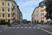 Huitfeldts gate. Artig at de har tatt vare på den gamle jernbanebroen her, mulig at den er fra 1920 åra da Drammensbanen ble elektrifisert i 1922