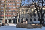 St. Olavs gate - Halfdan Kierulfs plass. Jeg vet ikke om dere ser det, men her ser dere tre byster av Tidemand, Gude og Munch som ble avduket i 1912. Nå blir det store spørsmålet om det skal være en byste til her?