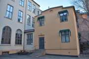 St. Olavs gate 29. Det og rote seg inn i en bakgård kan være utfordrende. Stikkordene kan være, Frøken Falsens pikeskole eller Olaf Bergs skole