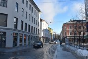 Torggata 18 til venstre er fra 1876 og ble totalrenovert i 2022. Har fasaden mot Badstugata og Bernt Ankers gate også