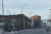 Enebakkveien 117 er den nederste bygningen som er det gamle Luxobygget fra 1961-63. Neste mot oss er nr. 119, og neste er Oluf Onsums vei 121, så kommer Enebakkveien 123, så 125 og til slutt Enebakkveien 127