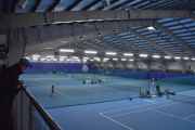 Eikenga 4 - Oslo Tennisarena (OTA), også kalt Hasle tennishall, er en innendørs tennishall og riksanlegget til Norges Tennisforbund, som åpnet i 2000 (faren min til venstre)