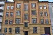 Eckersbergs gate 17 er fra 1898 og arkitekt var Sigurd Gulbransen, så mye mer fant jeg ikke ut nå
