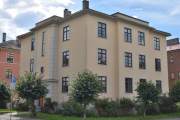 Eckersbergs gate 57 er fra 1928 og har også fasaden ut mot Langaards gate. Arkitekt var Kristofer Lange