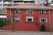 Gyldenløves gate 1B fant jeg ikke så mye ut av, men har den samme årstall som A og C så er det fra rundt 1929