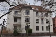 Gyldenløves gate 37 er fra rundt 1912–1916 og arkitekt var Morten Wagle. Denne bygningen har fasaden mot Eckersbergs gate også