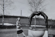 Frognerparken. Min mor var her i 1957, men jeg fant ikke ut hva denne skulpturen heter