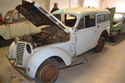 Renault AHG med panseret åpent