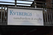 Torsdag - her er skiltet hvor vi ligger
