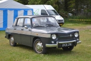 Fredag - Renault 8 ser det på panseret. Sorte reg. skilt, hvilke land blir det?