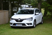 Lørdag - ankomst plassen igjen og en pen hvit Renault kommer til syne