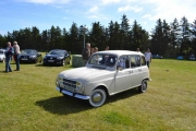 Lørdag - en flott Renault 4 stasjonsvogn
