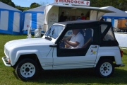 Lørdag - hva har vi her? En Renault 4 kabriolet?