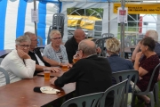 Lørdag - ikke rart at øl og støtte til haken er tingen her