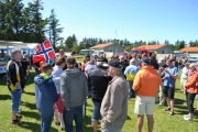 Lørdag - han prøver og prøver