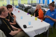 Lørdag - klokken er snart syv og våre finske venner sitter allerede klar